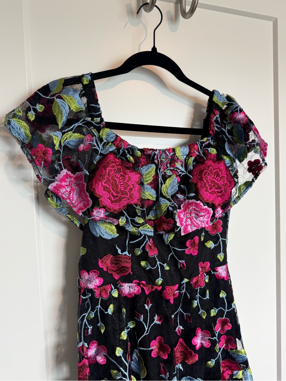 Dress the Population Gabriela off-the-shoulder midi dress - Picture 3 of 7
